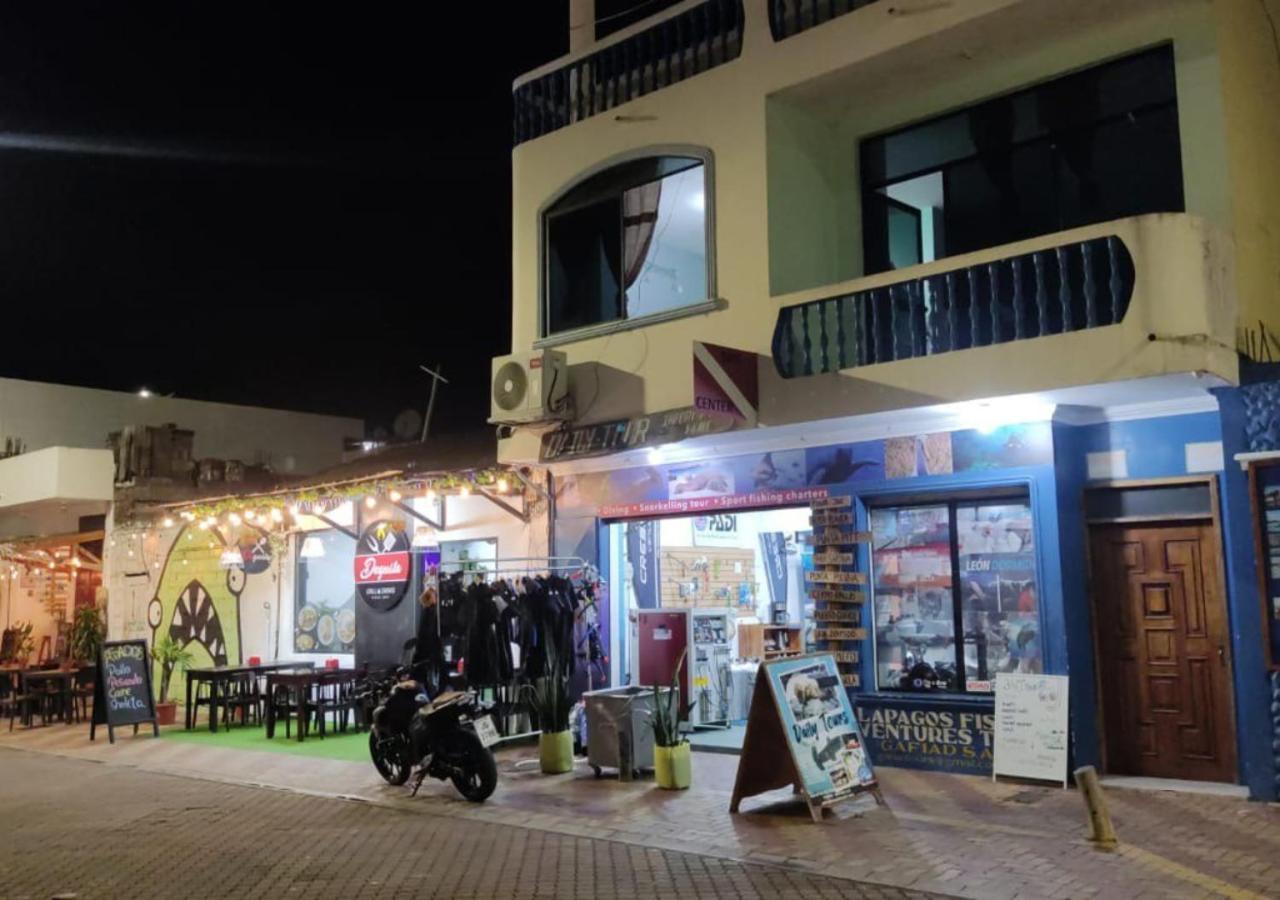 Blue Horizon - Galapagos Home ปูแอร์โต บาเกริโซ โมเรโน ภายนอก รูปภาพ
